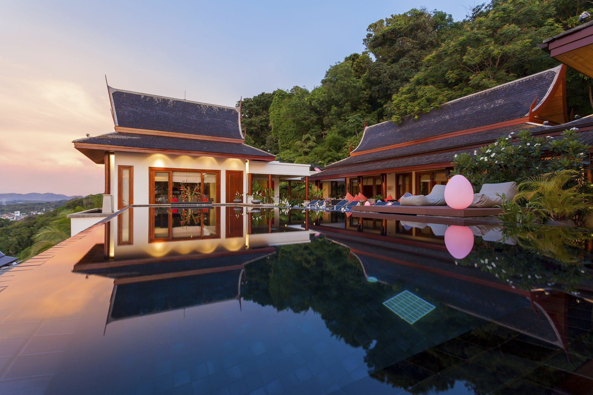 Baan Phu Prana Boutique Villa Praia de Surin Exterior foto