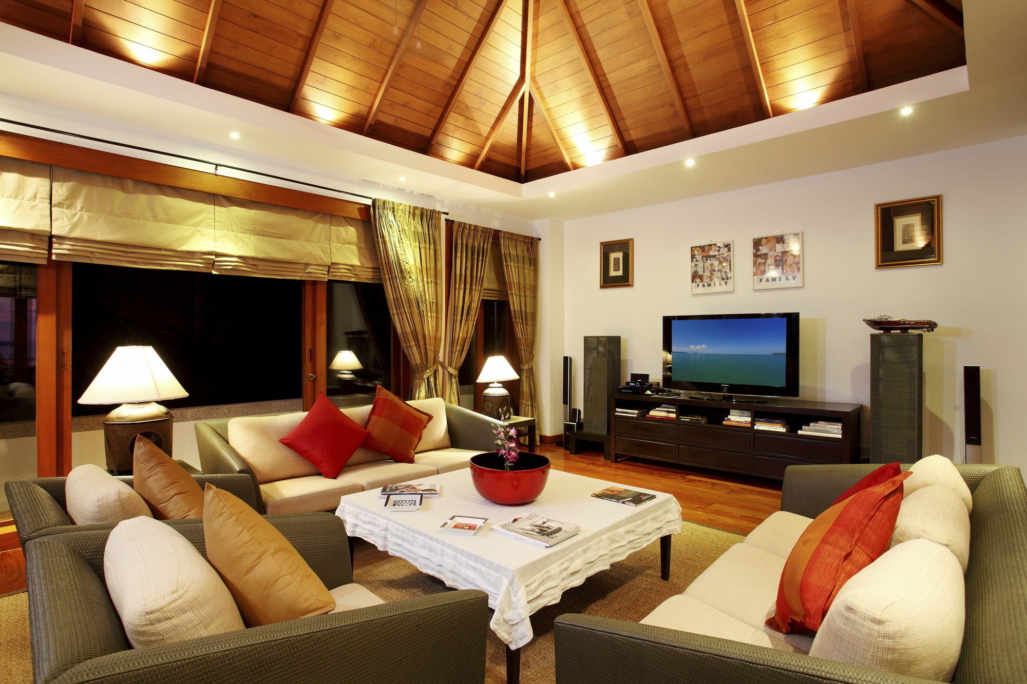 Baan Phu Prana Boutique Villa Praia de Surin Exterior foto
