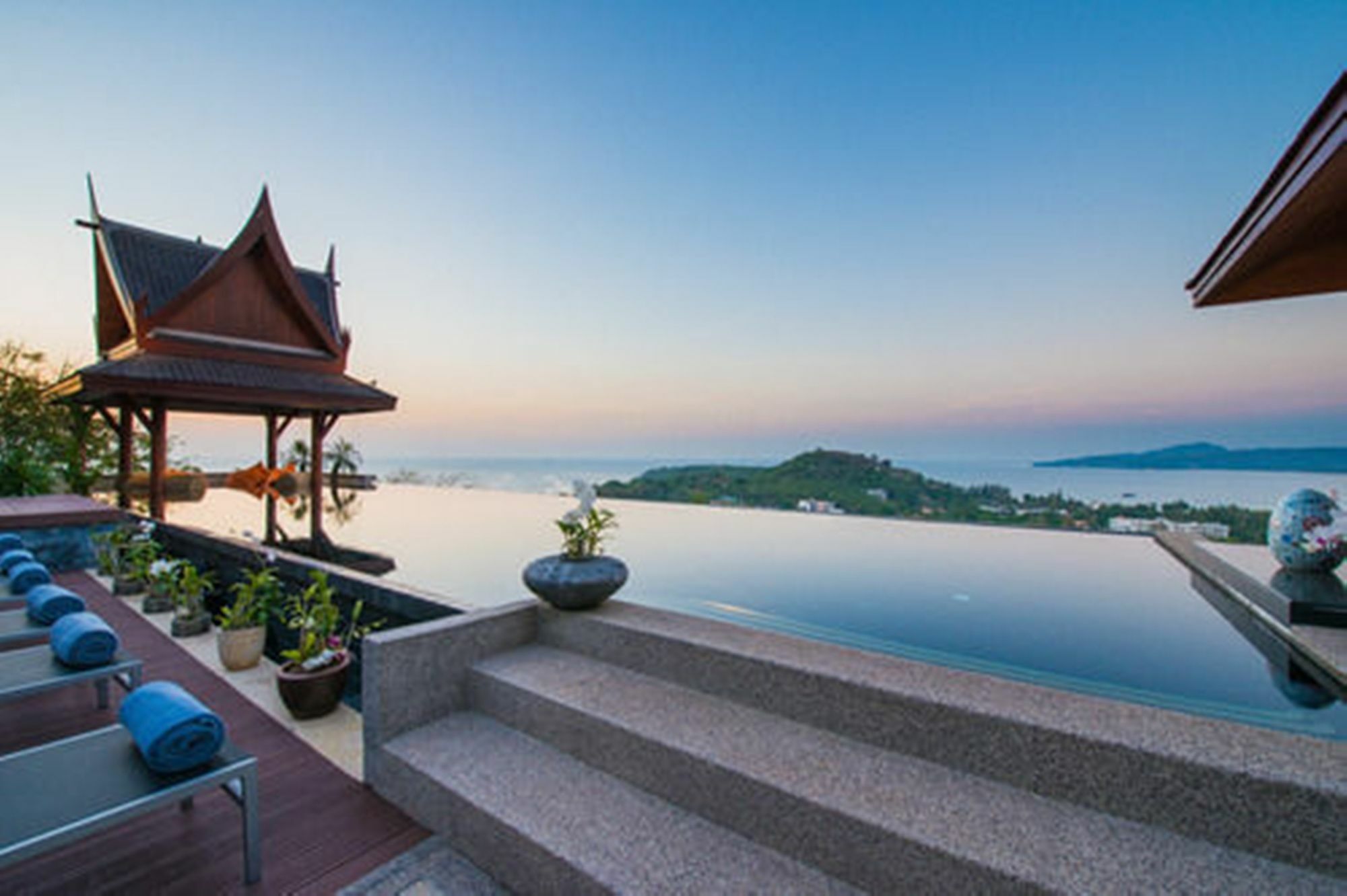 Baan Phu Prana Boutique Villa Praia de Surin Exterior foto